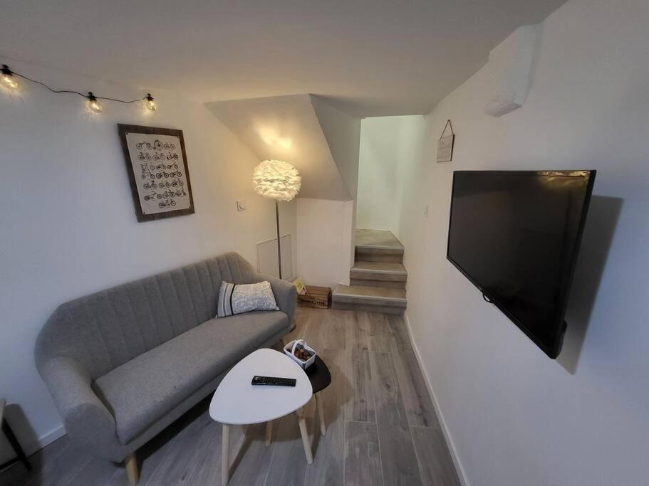 Superbe Appartement T2 Centre Historique La Souterraine Exterior photo